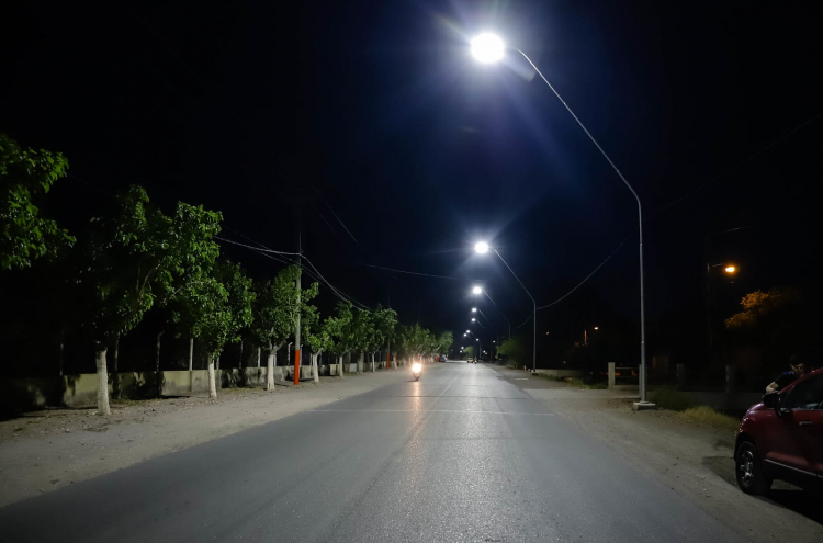 Capital dejó la Benavídez a pleno con luz LED