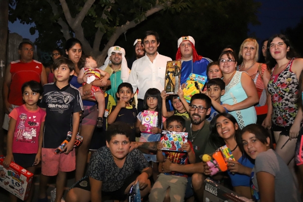 Los reyes magos llegaron al Barrio Ferroviario y a Villa del Carril