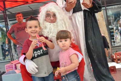 Papá Noel aconsejó sobre pirotecnia y entregó cepillos de dientes