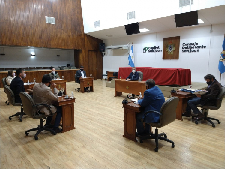 Reconocimiento a estudiantes destacados en la agenda del Concejo de Capital