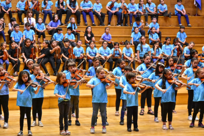 La Orquesta Escuela cerró el año en el Auditorio