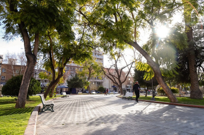 Capital no para, pero cambia su modo de trabajo por la ola de calor