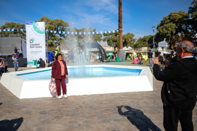 Tras 7 años sin funcionar, Capital recuperó la fuente de plaza Juan Jufré