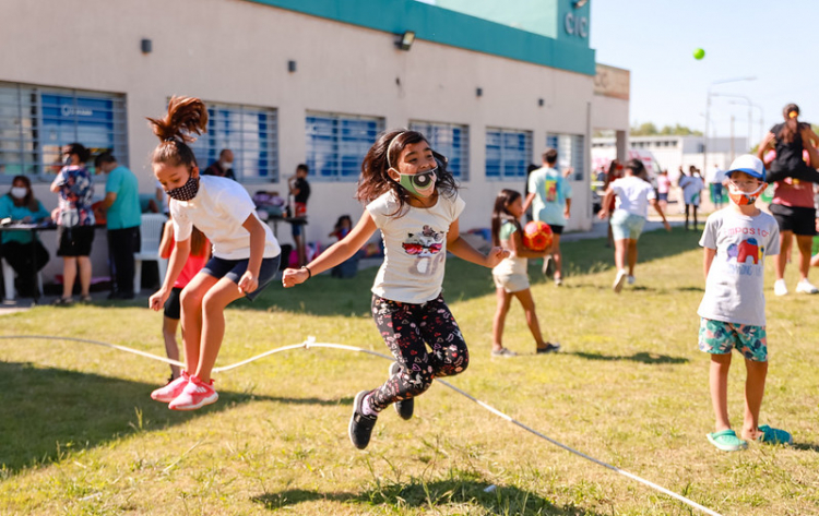 Capital ayuda a niños y padres en la vuelta a clases semipresenciales