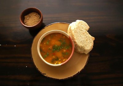 Para festejar el 25 de Mayo un buen locro con  productos de la Feria de Capital