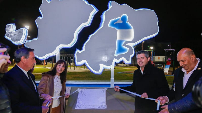 'Volvamos a las Plazas': Inauguración del Monumento a Héroes de Malvinas en una Plaza del Barrio FUVA