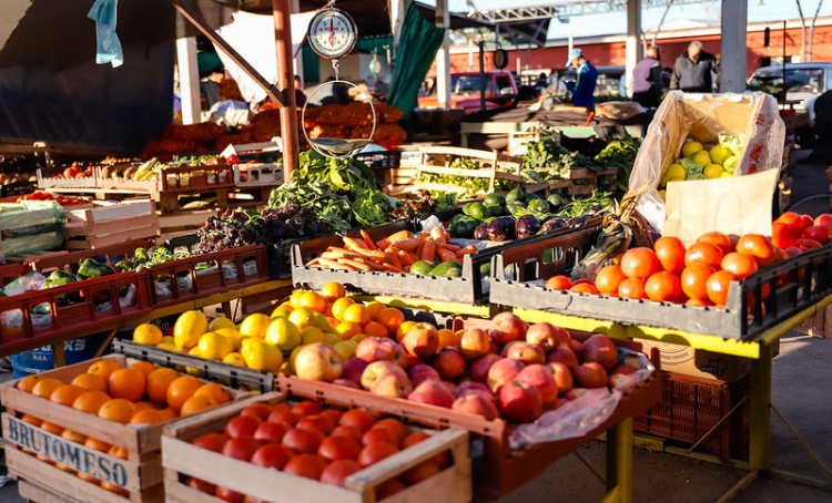Precios de referencia para frutas y verduras en la Feria de Capital