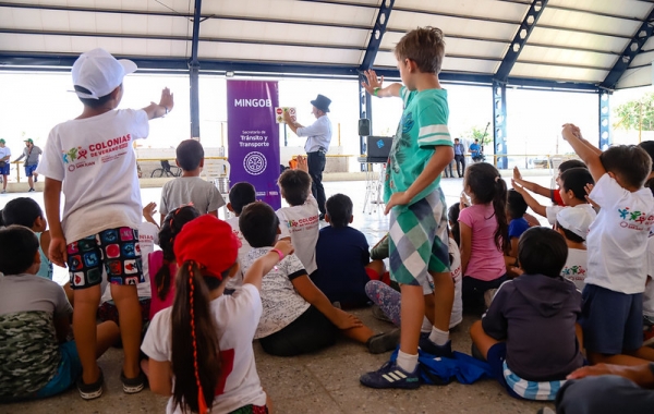 Jugando, los chicos de la colonia de Capital aprendieron sobre seguridad vial