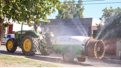 Capital desinfecta 16 barrios de Desamparados