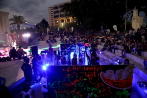 Noche de arte, magia y color en El Globito