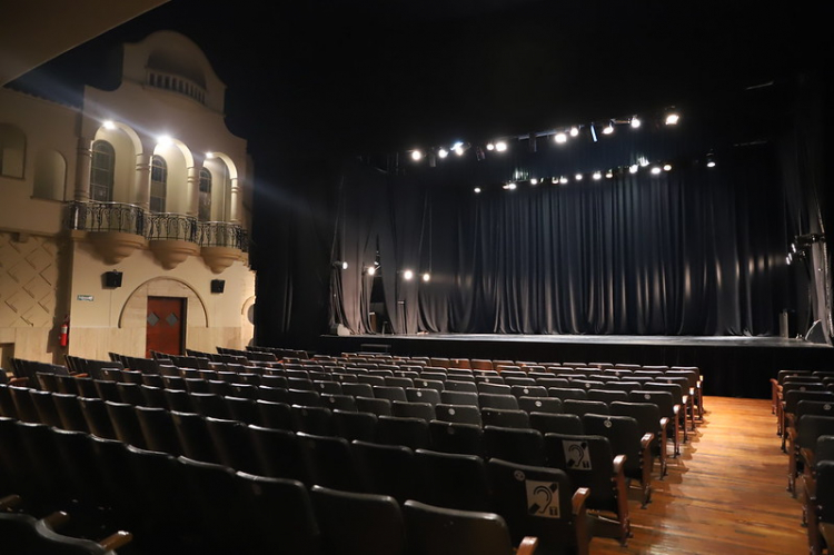 La Dama del Alba se presenta en el Cine Teatro Municipal