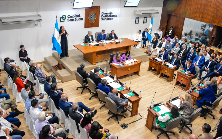 Con importantes anuncios del intendente, el Concejo Capitalino inició otro año legislativo