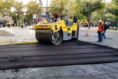 Repavimentación histórica: Capital comenzó con el carpetín de Ignacio de la Roza