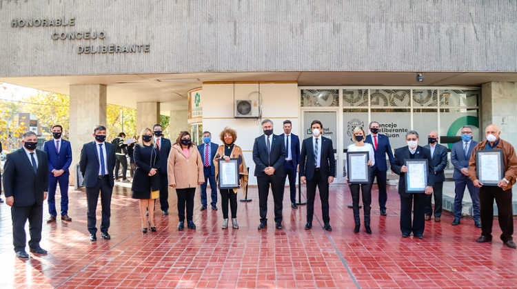 Un recolector de residuos, una escultora, un historiador y un bibliotecario: los capitalinos ilustres